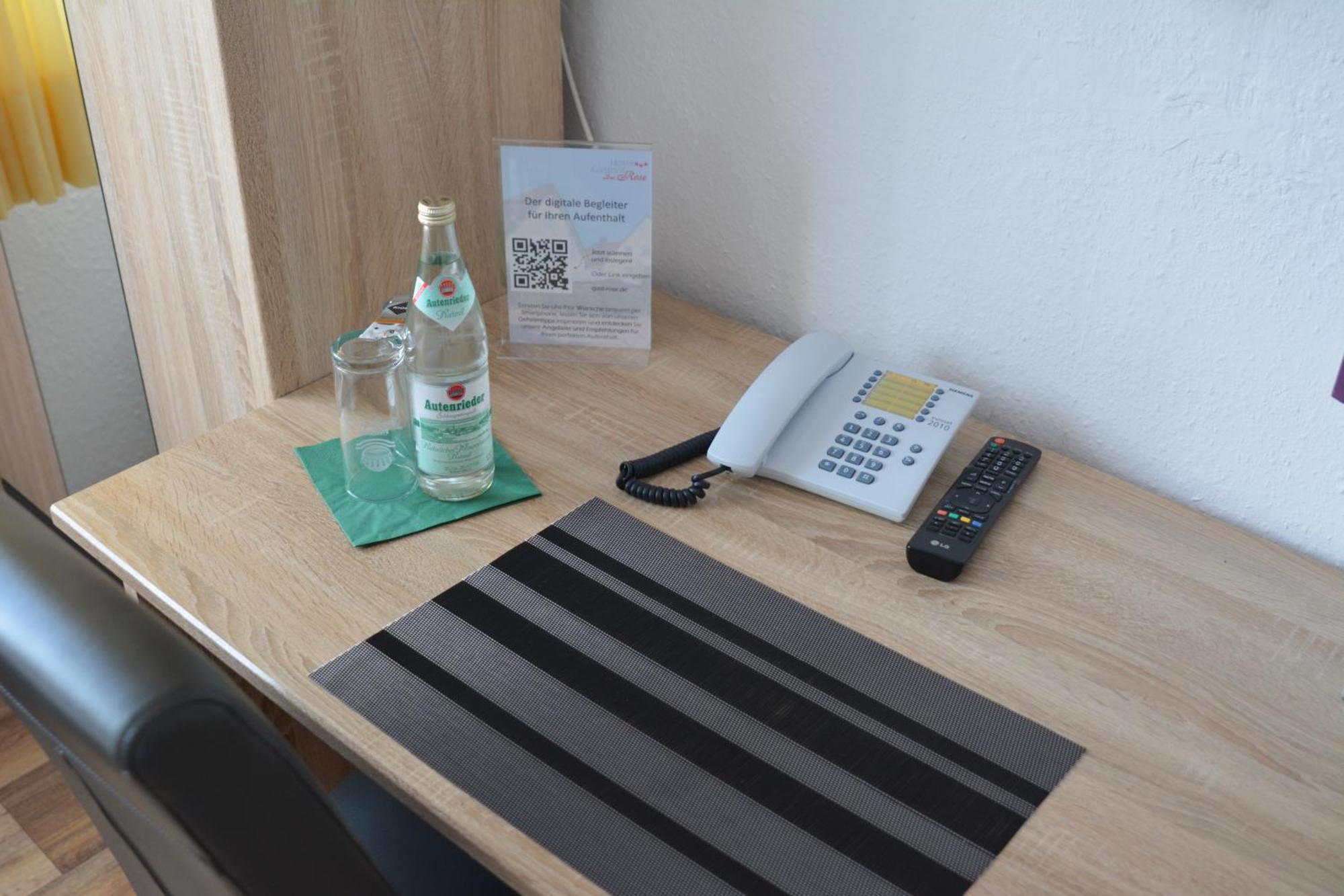 Hotel-Gasthof Zur Rose Weißenhorn Kamer foto