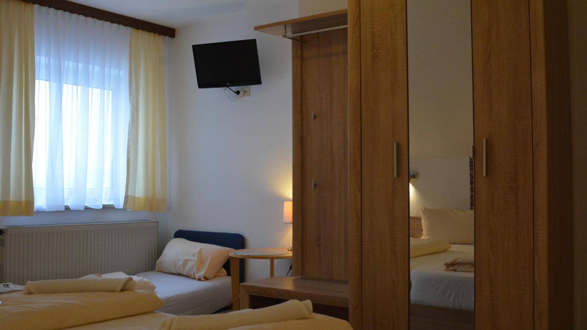 Hotel-Gasthof Zur Rose Weißenhorn Kamer foto
