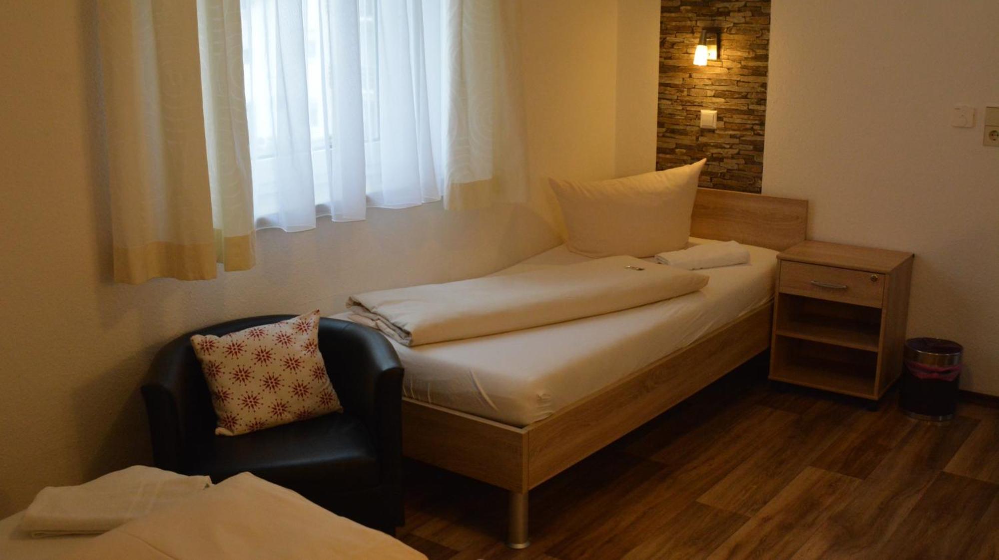 Hotel-Gasthof Zur Rose Weißenhorn Kamer foto