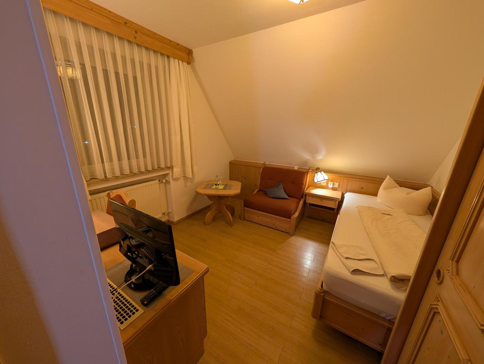 Hotel-Gasthof Zur Rose Weißenhorn Kamer foto