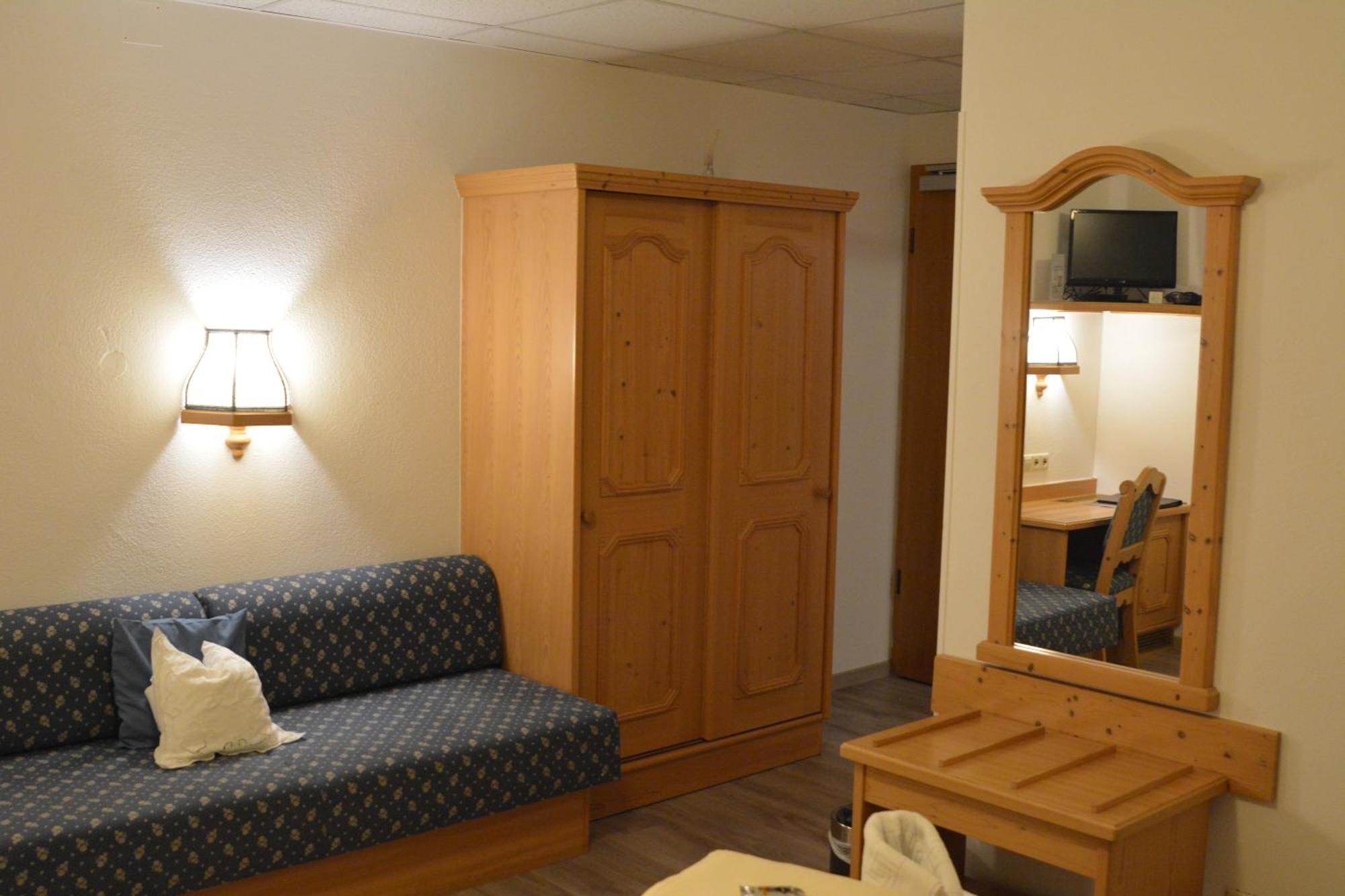 Hotel-Gasthof Zur Rose Weißenhorn Kamer foto