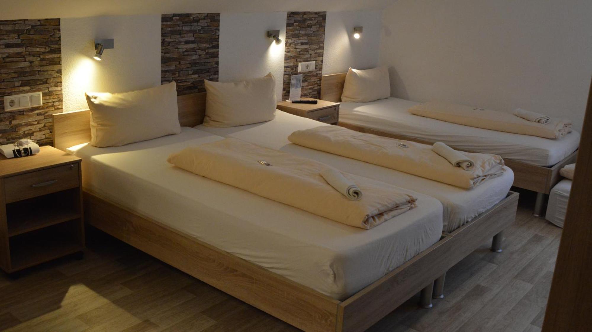 Hotel-Gasthof Zur Rose Weißenhorn Kamer foto