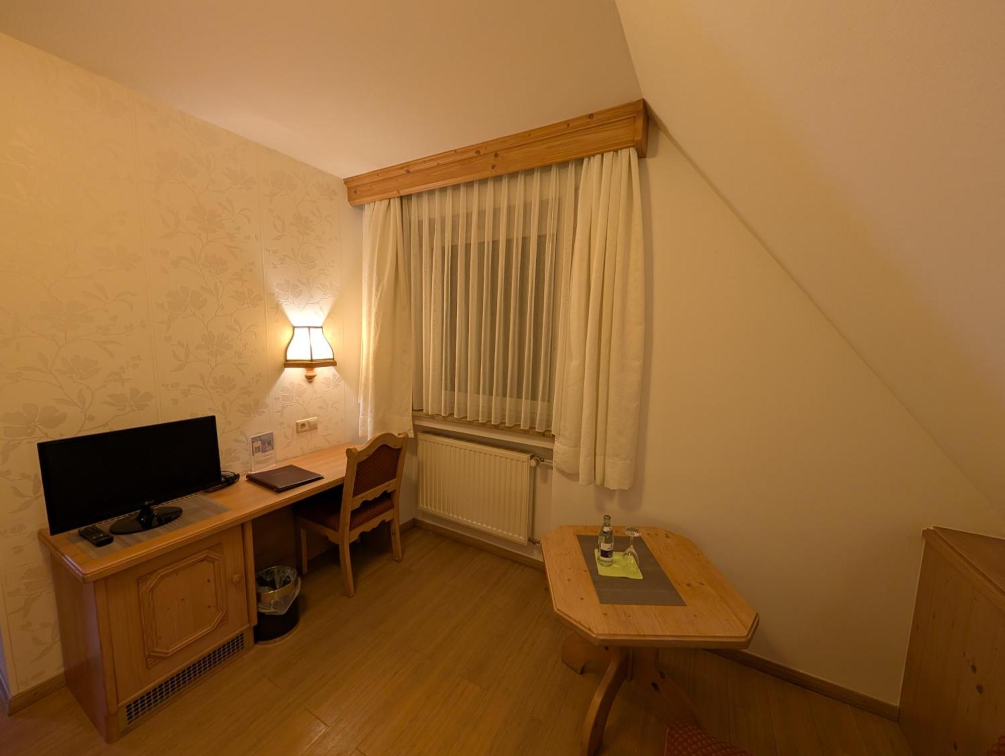 Hotel-Gasthof Zur Rose Weißenhorn Kamer foto