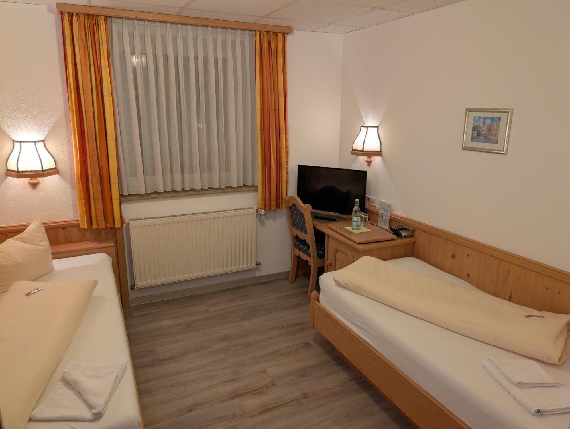 Hotel-Gasthof Zur Rose Weißenhorn Kamer foto