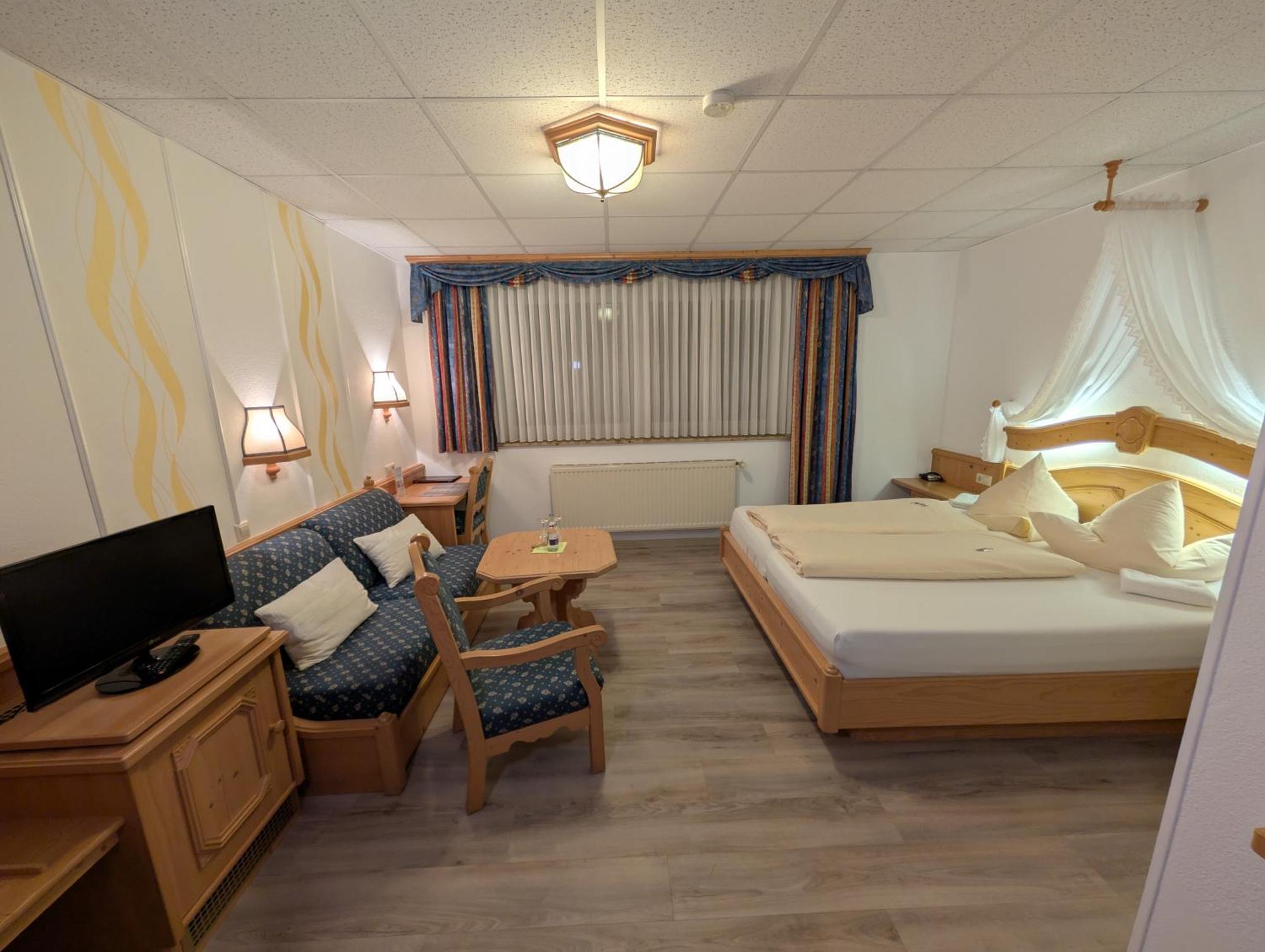 Hotel-Gasthof Zur Rose Weißenhorn Kamer foto