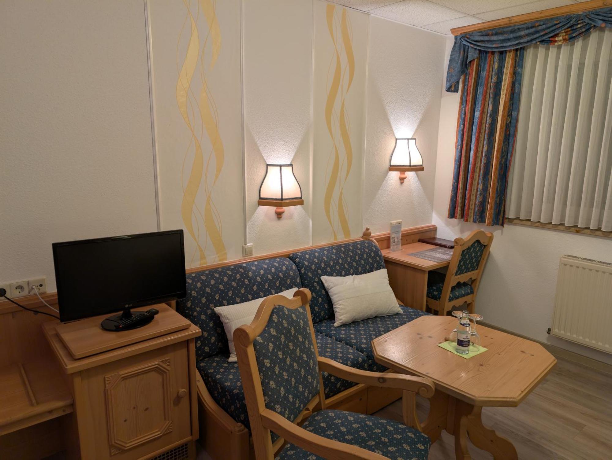 Hotel-Gasthof Zur Rose Weißenhorn Kamer foto