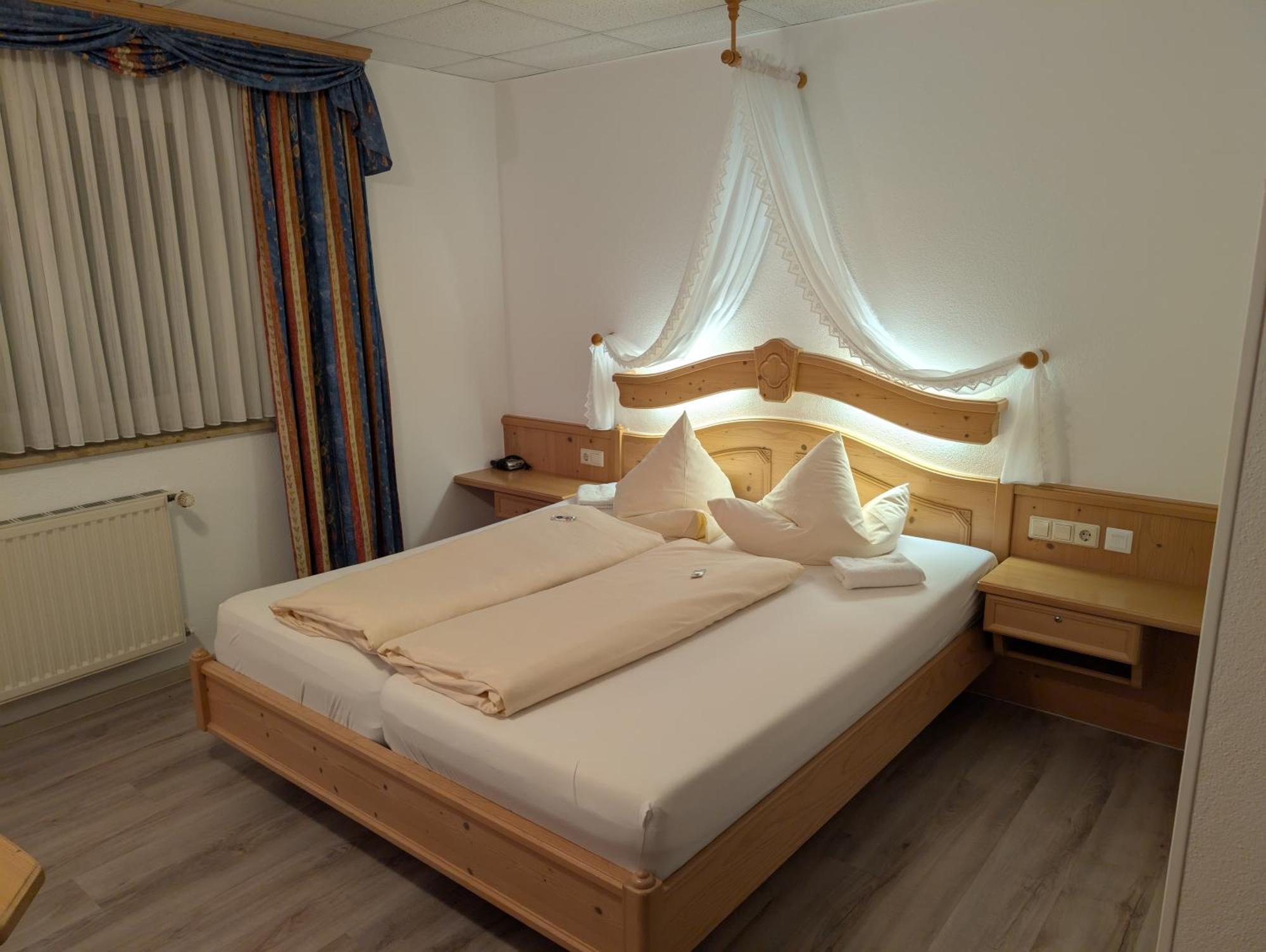 Hotel-Gasthof Zur Rose Weißenhorn Kamer foto