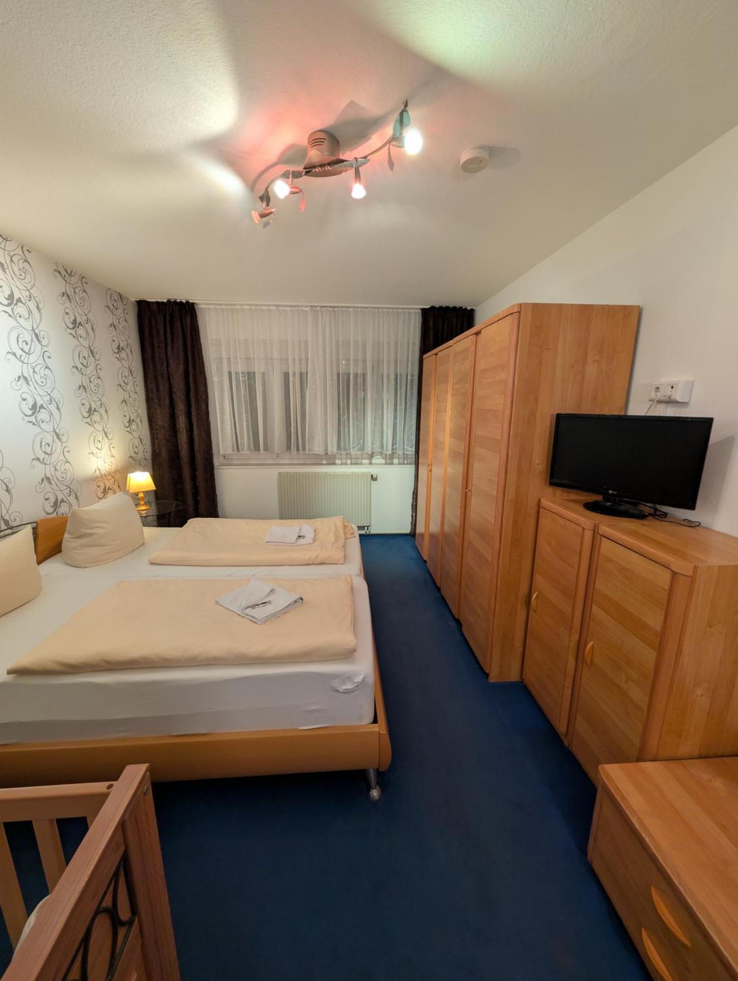 Hotel-Gasthof Zur Rose Weißenhorn Kamer foto
