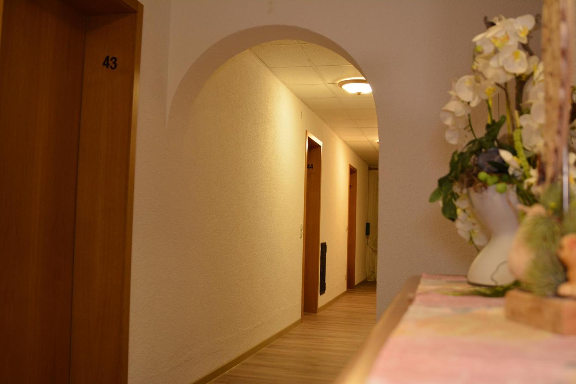 Hotel-Gasthof Zur Rose Weißenhorn Buitenkant foto