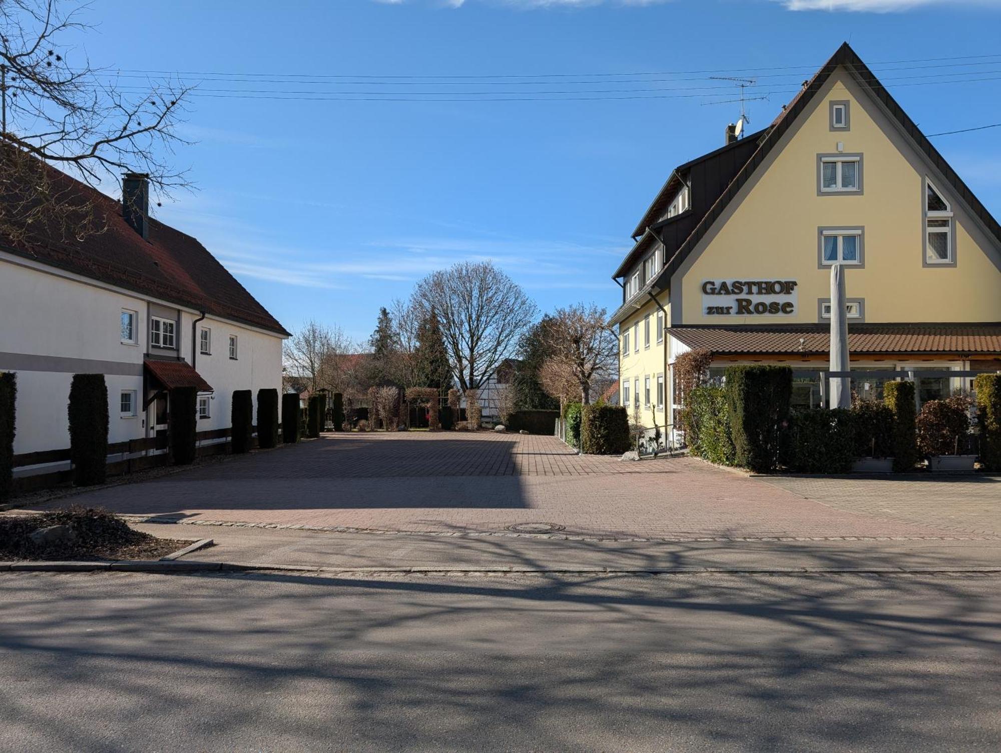 Hotel-Gasthof Zur Rose Weißenhorn Buitenkant foto