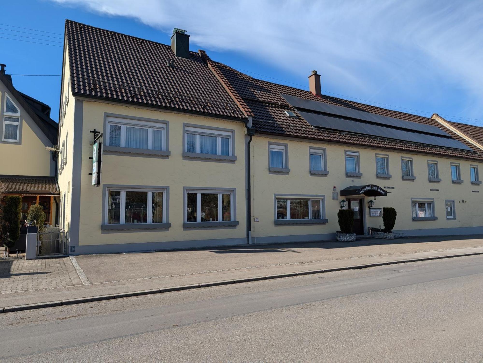 Hotel-Gasthof Zur Rose Weißenhorn Buitenkant foto